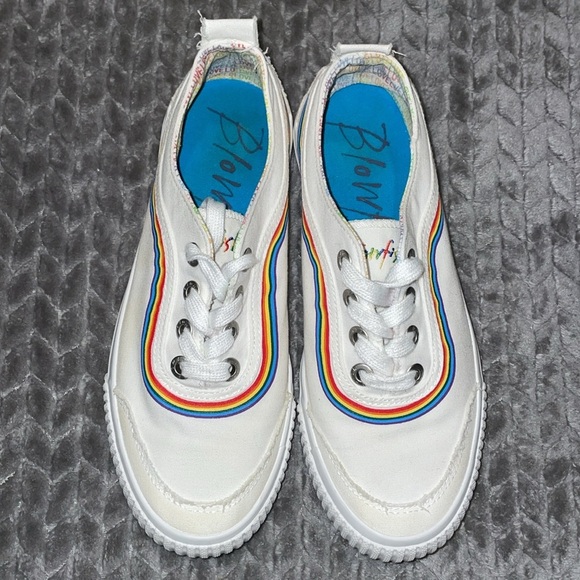 Blowfish sz 8 white w/rainbow - Picture 4 of 8